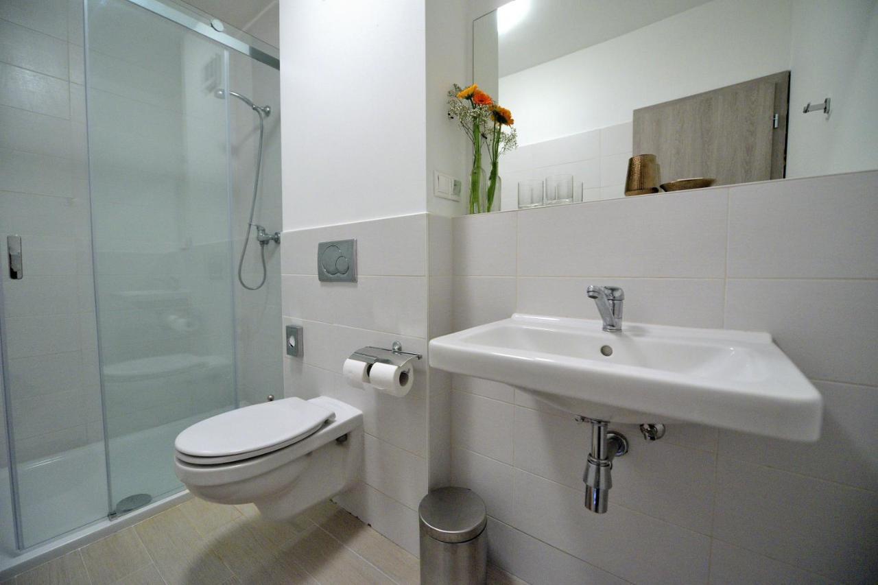 Hotel Korekt Пьештяни Экстерьер фото