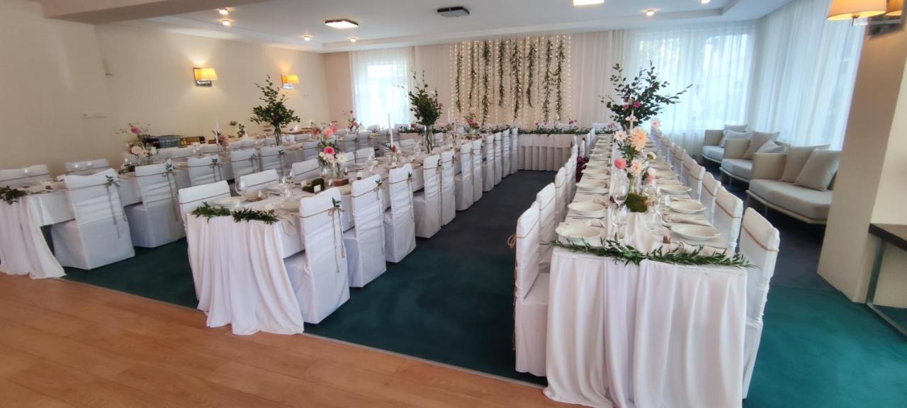 Hotel Korekt Пьештяни Экстерьер фото
